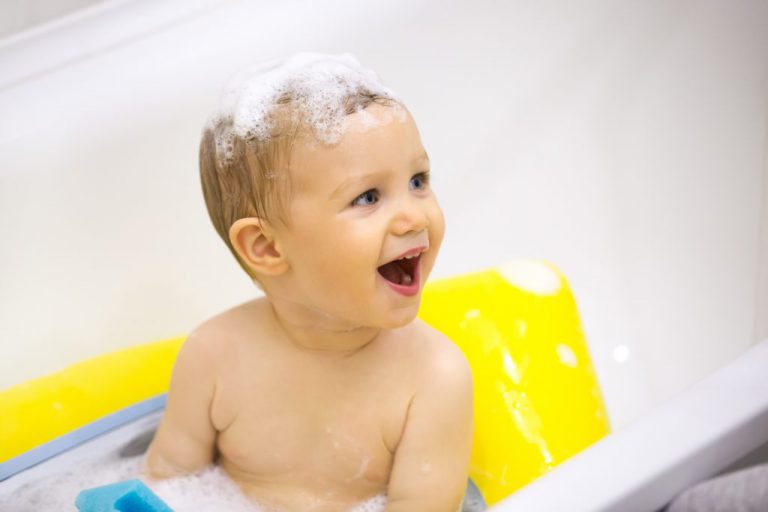 Safe, chemical-free and organic hair and skin care for children at StarKids